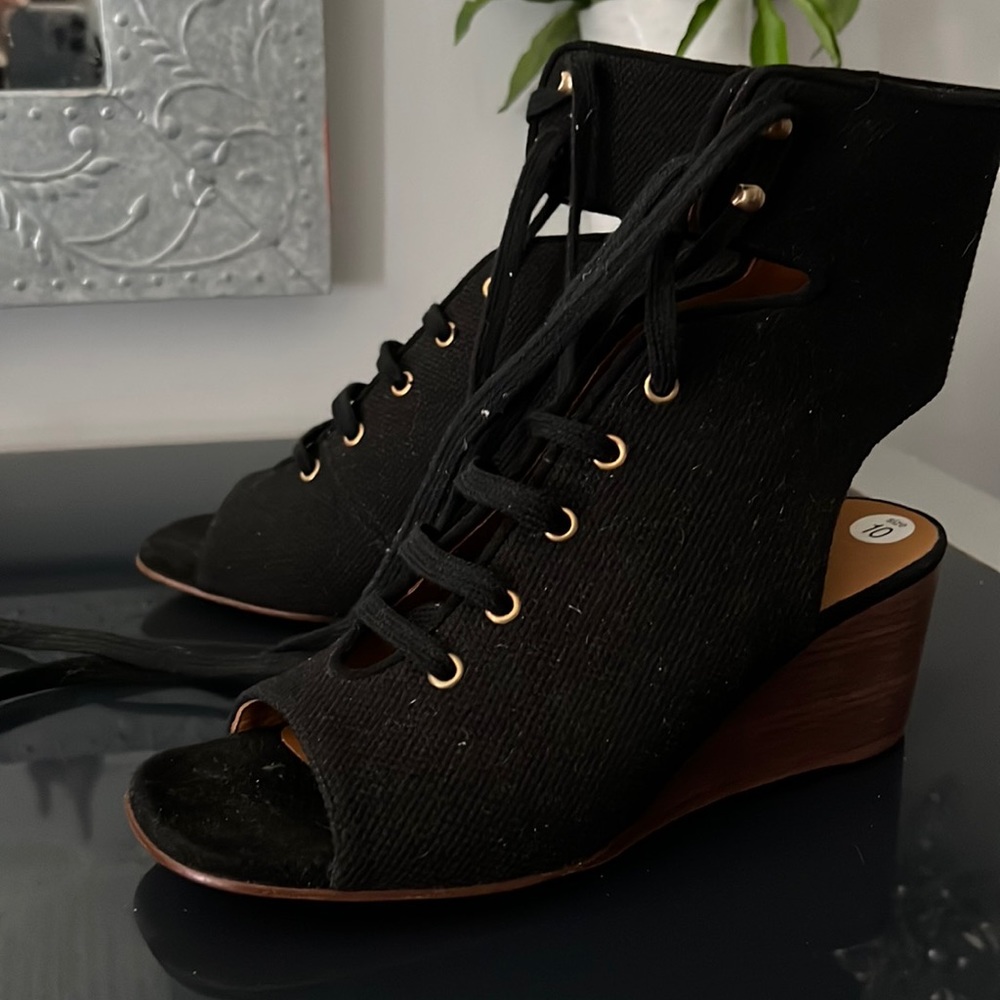 Brand new Chloe sandals made in Italy size 10